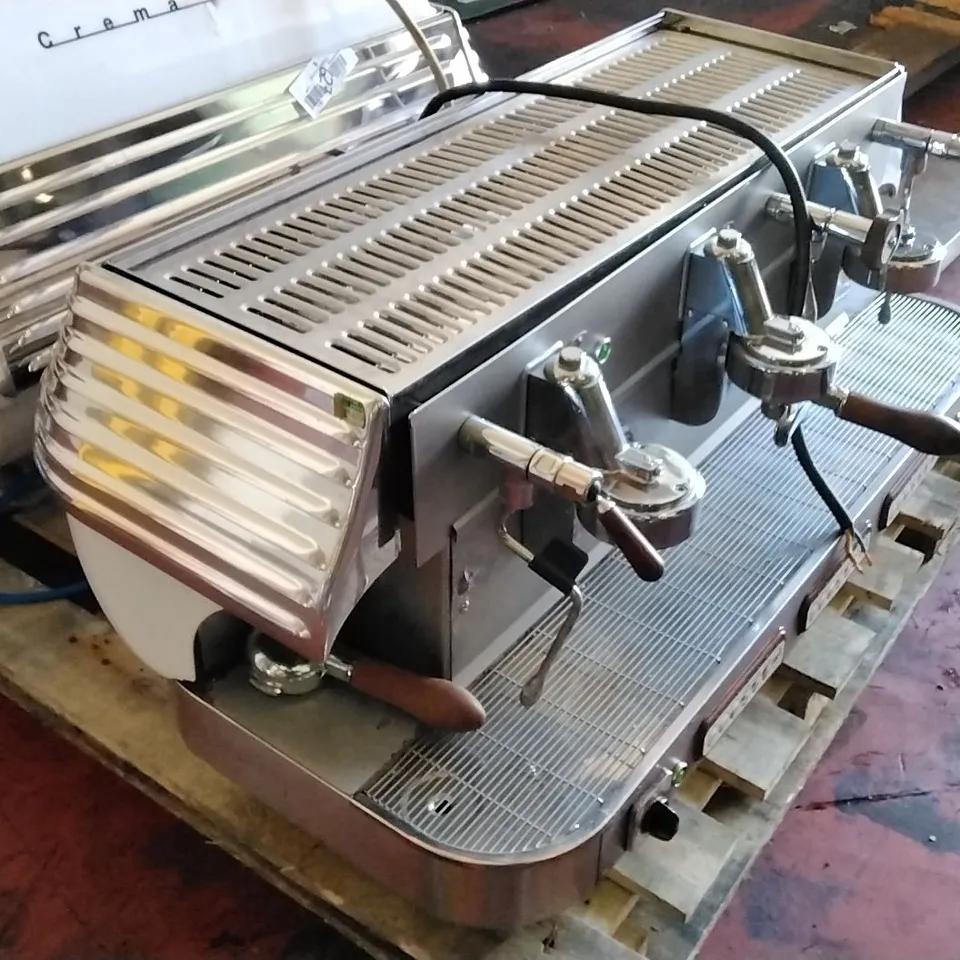 ELEKTRA BARLUME 3 GROUP COFFEE MACHINE