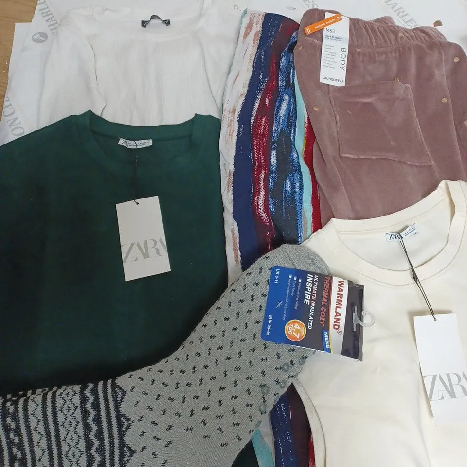 LARGE QUANTITY OF ASSORTED CLOTHING ITEMS TO INCLUDE M&S, ZARA AND WARMLAND