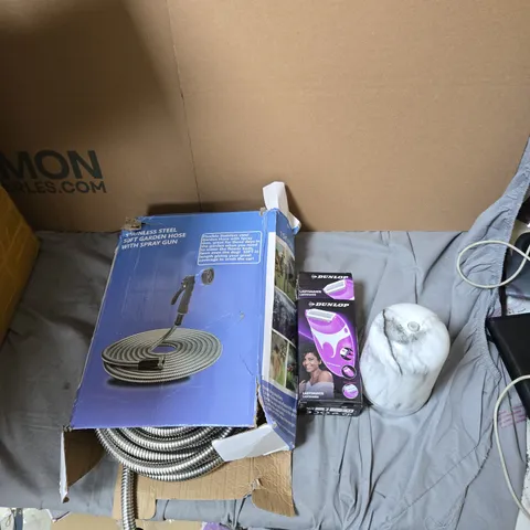 LOT OF MIXED ITEMS: GARDEN HOSE WITH SPRAY GUN, DUNLOP LADYSHAVER, FOOTWEAR AND TEXTILES BOX FULL OF HOUSEHOLD GOODS LARGE QUANTITY .