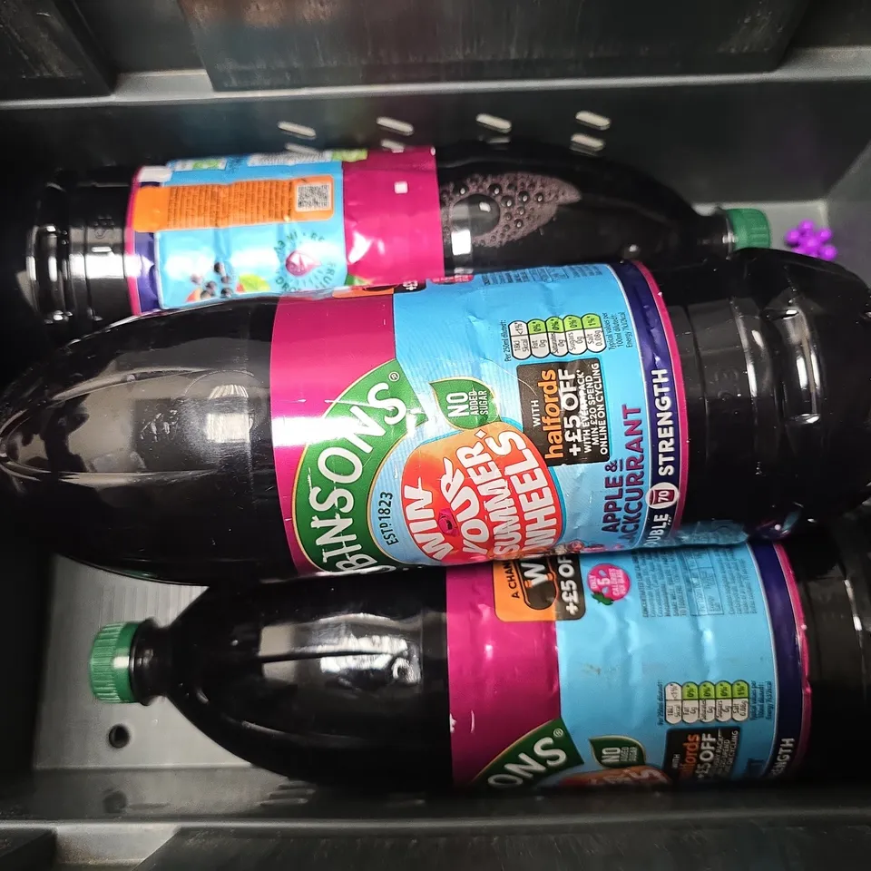 APPROXIMATELY 5 ASSORTED DRINKS ITEMS TO INCLUDE - R WHITE LEMONADE , ROBINSON APPLE & BLACKCURRANT 