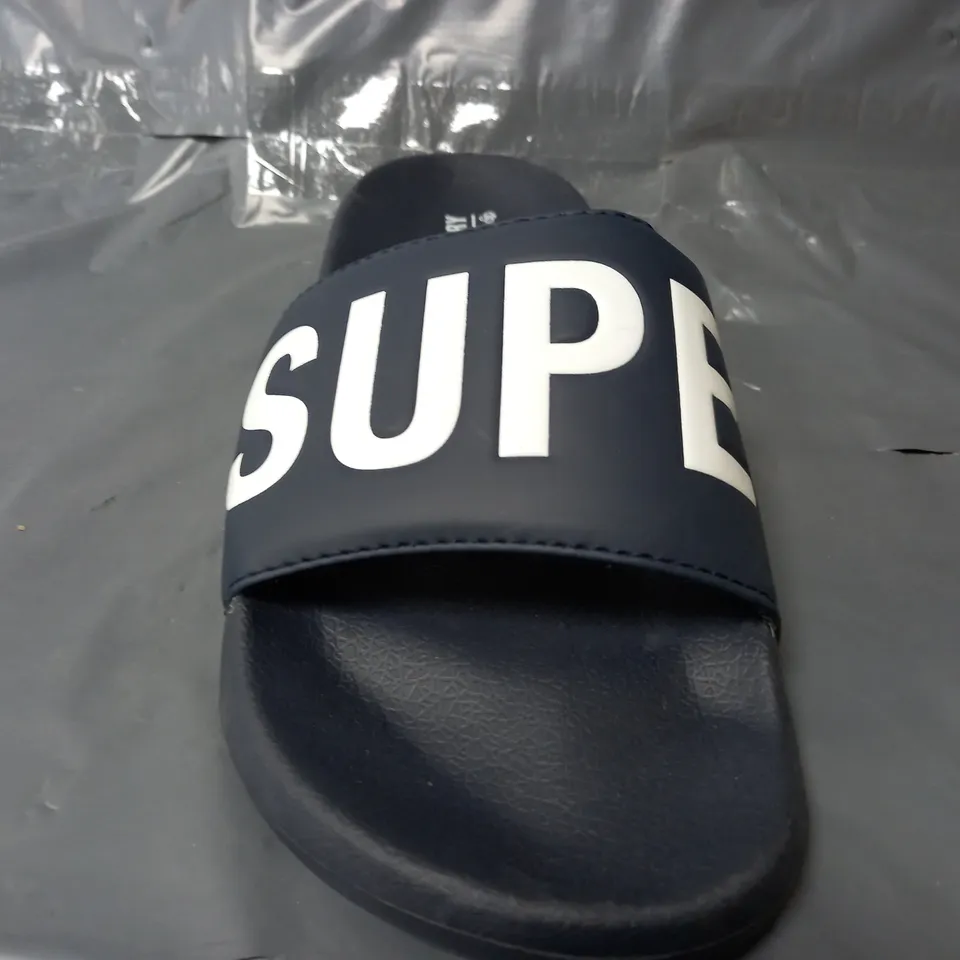 SUPERDRY POOL SLIDES IN NAVY - MEDIUM