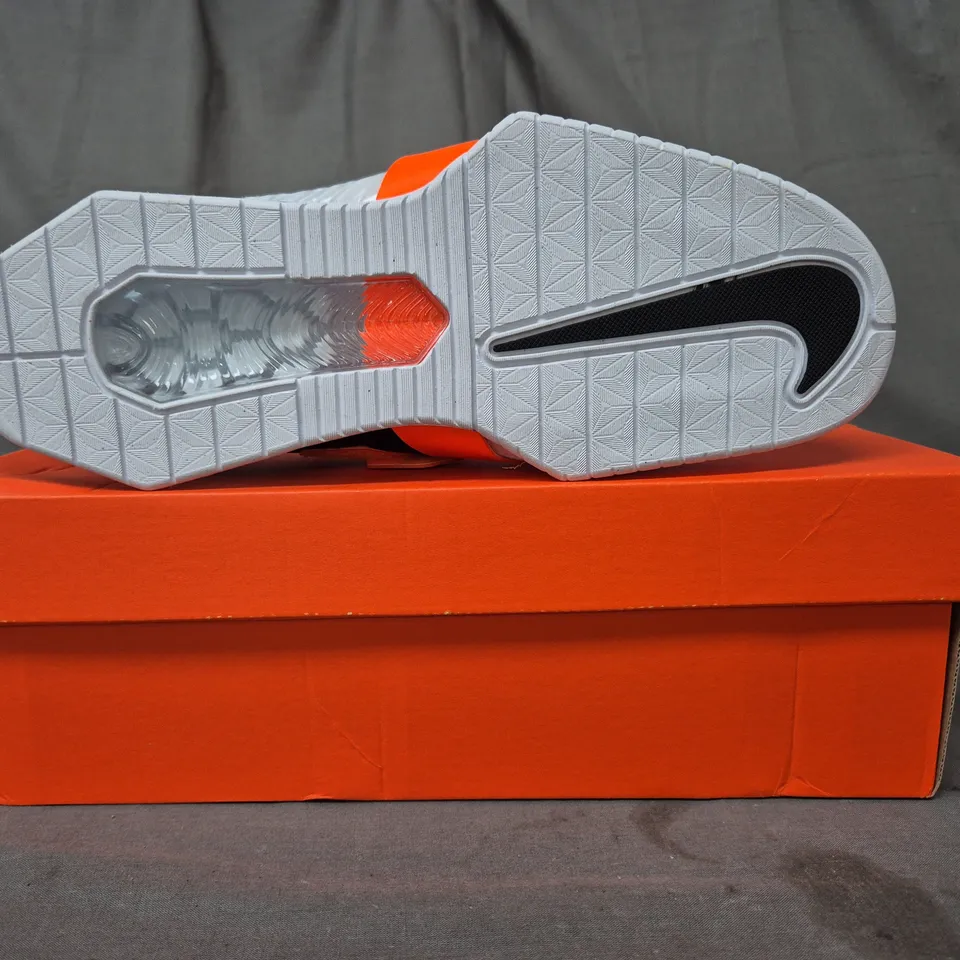 BOXED PAIR OF NIKE ROMALEOS 4 SHOES IN ORANGE UK SIZE 9