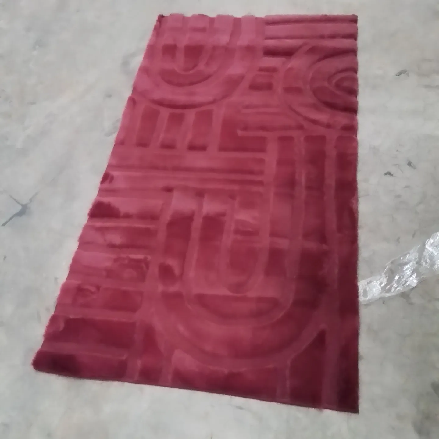 QUALITY DESIGNER AREA RUG - APPROXIMATELY 150X80CM