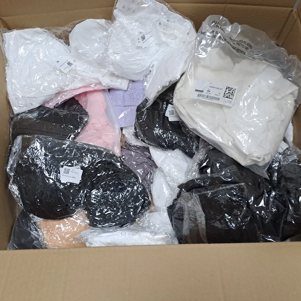 LARGE QUANTITY OF ASSORTED BAGGED CLOTHING ITEMS