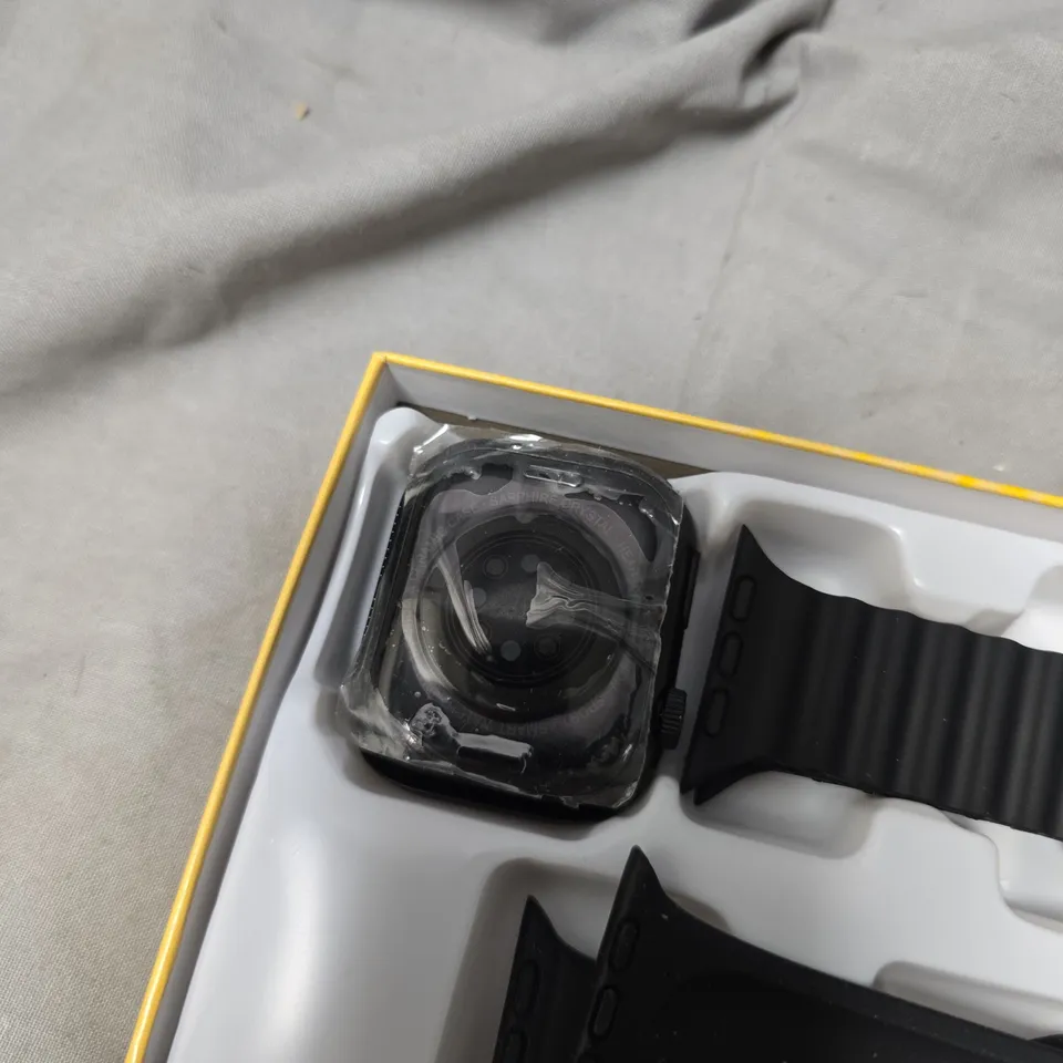 C900 PROMAX SMART WATCH – BLACK WITH EXTRA STRAP (BOXED)