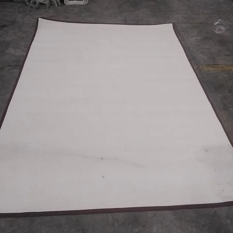 QUALITY DESIGNER RUG APPROXIMATELY 225X160CM