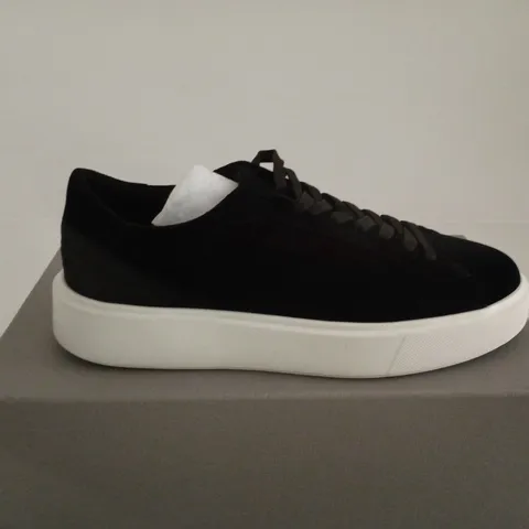 LEGEND BLACK TRAINERS UK 9 BOXED