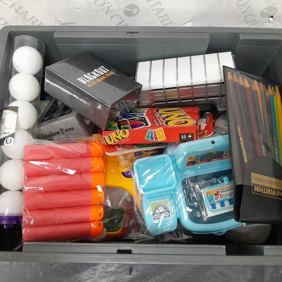 APPROXIMATELY 15 ASSORTED TOYS & GAMES PRODUCTS TO INCLUDE PING PONG BALLS, TAROT CARDS, POKEMON FIGURINES, ETC