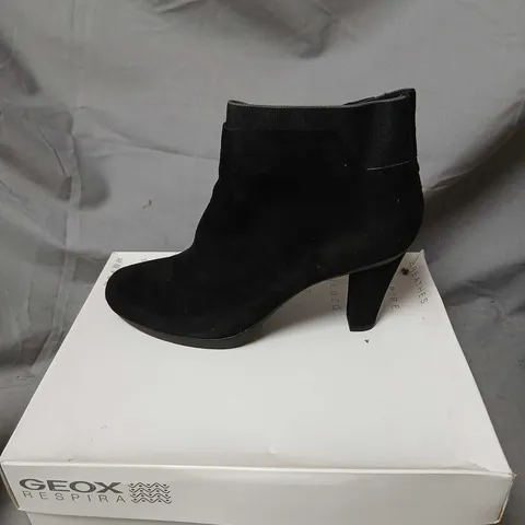 GEOX RESPIRA BLACK SUEDE ANKLE BOOTS – UK 7.5 (EU 41)