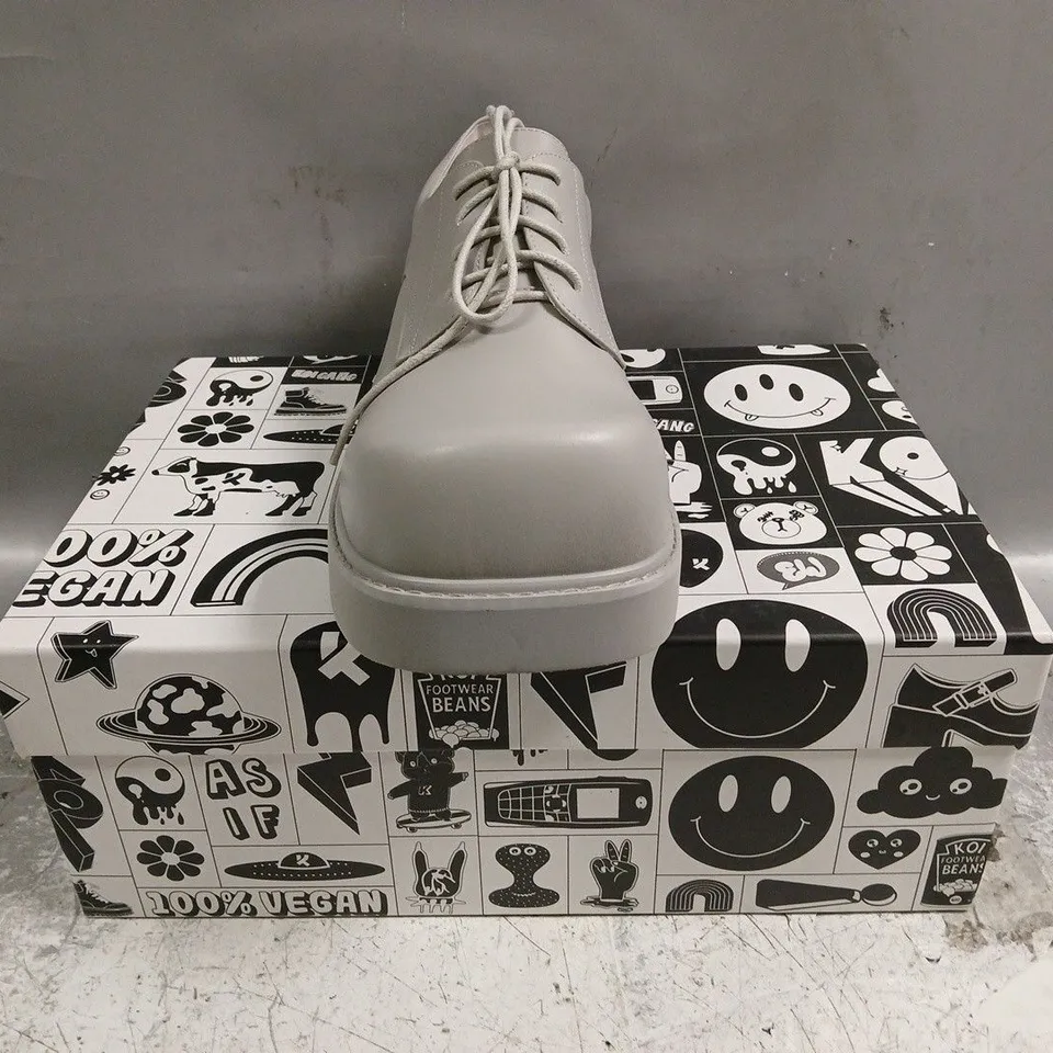 BOXED PAIR OF KOI 400% OVERSIZED MEN'S DERBY SHOES IN GREY SIZE UK 10