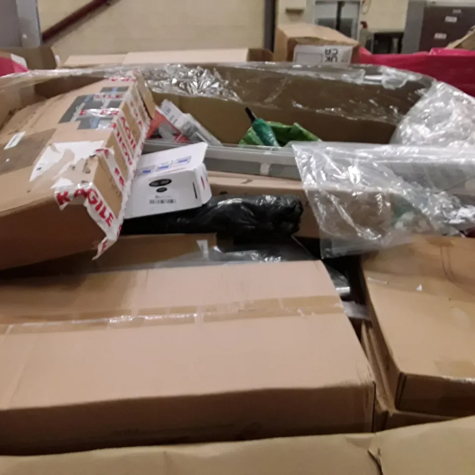 PALLET OF ASSORTED PRODUCTS INCLUDING RETRACTABLE GATE, BED SAFETY RAIL,TOILET SEAT, ROLLER BLIND, FLOOR MAT