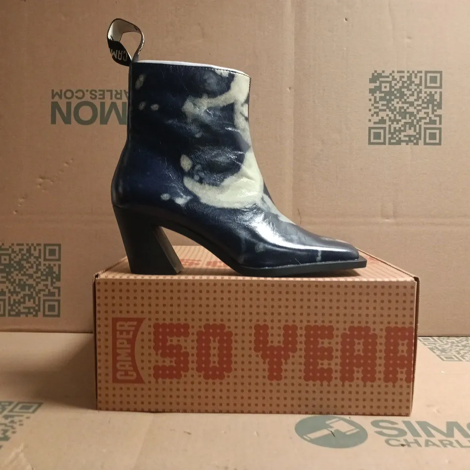 BOXED PAIR OF CAMPER SIDE-ZIP BLOCK HEEL ANKLE BOOTS IN BLUE SIZE EU 37