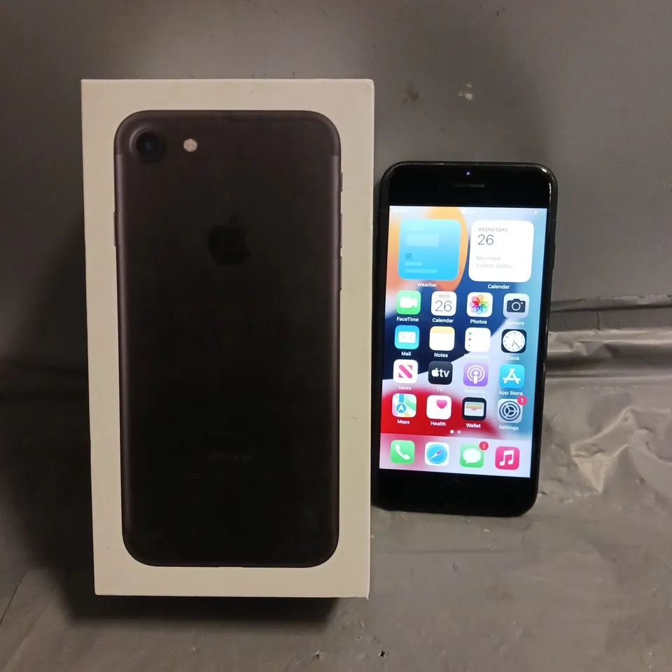 BOXED APPLE IPHONE 7 (A1778) IN BLACK