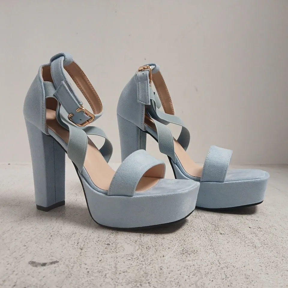 BOXED PAIR OF UNBRANDED OPEN TOE PLATFORM HIGH BLOCK HEELS IN SKY BLUE SIZE EU 37
