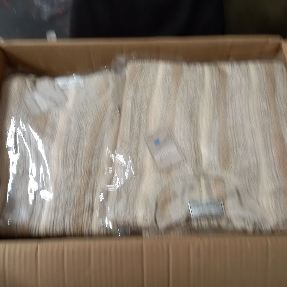 LOT OF APPROXIMATELY 20 TEXTURED KNIT JUMPER - SIZE UNSPECIFIED