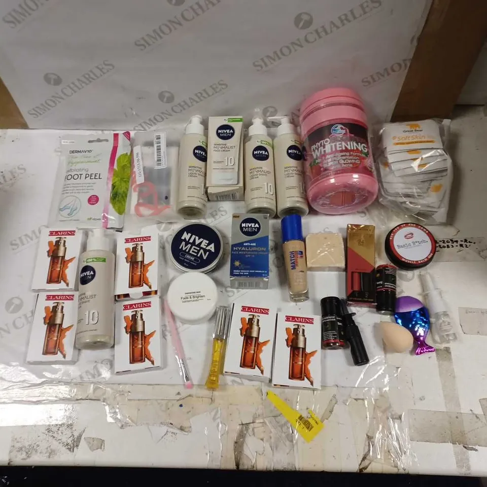 LOT OF APPROX 20 ASSORTED HEALTH AND BEAUTY PRODUCTS TO INCLUDE NIVIA MEN SENSITIVE PRO MENMALIST LIQUID SHAVE CREAM, NIVEA MEN CREME, AND MAX FACTOR LIPFINITY 24HR ETC.