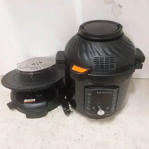 BOXED INSTANT POT PRO CRISP + AIR FRYER ( USED )