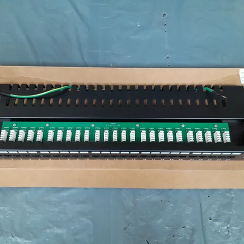 LOT OF 10 DATA & VOICE CAT3/TELEPHONE 25-PORT PATCH PANELS - PPAN-25-T