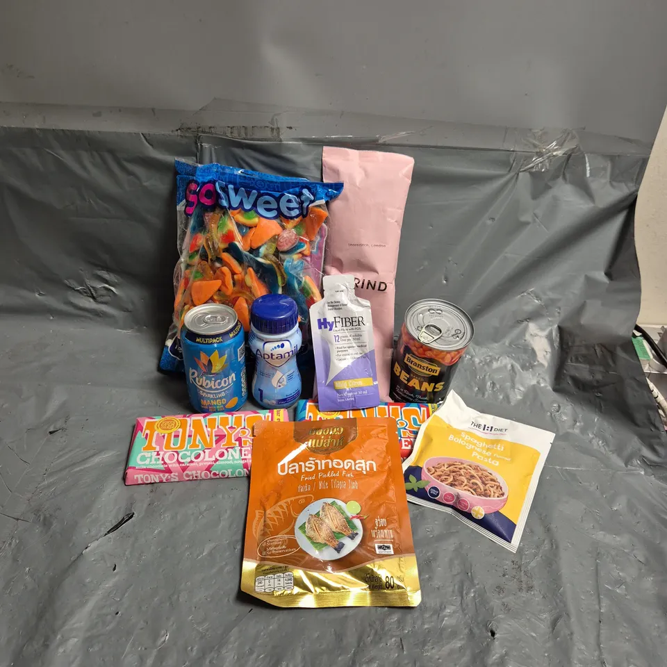 APPROXIMATELY 12 ASSORTED FOOD & DRINK ITEMS TO INCLUDE TONYS CHOCOLONEY BAR, GRIND COFFEE, RUBICON SPARKLING MANGO, ETC