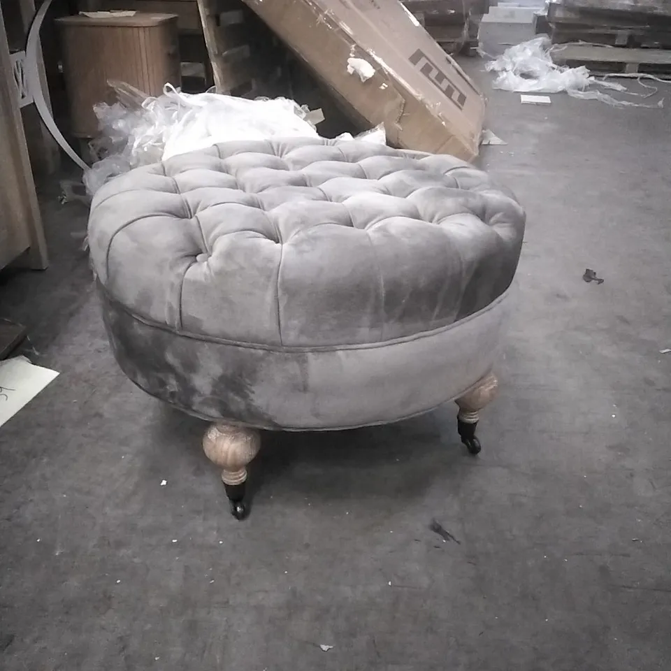 UPHOLSTERED FLAVIEN 69.09CM TUFTED ROUND OTTOMAN - MUSHROOM 