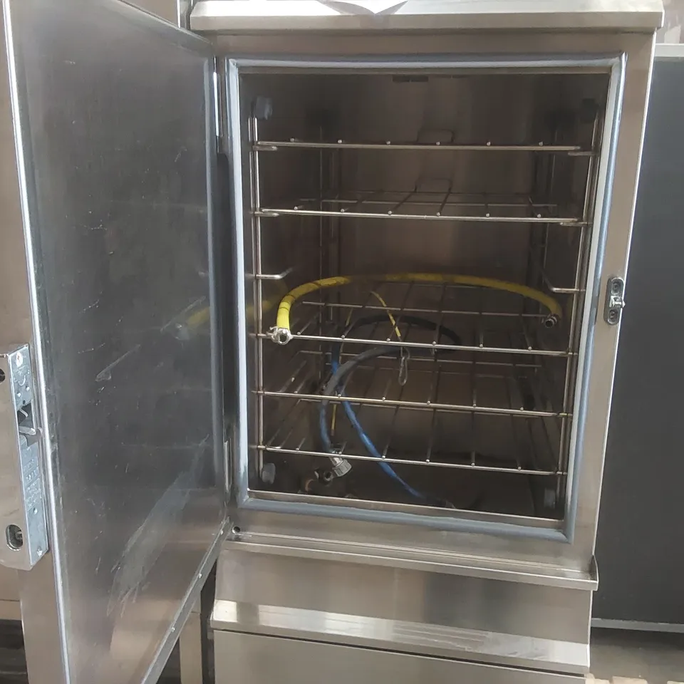 MOORWOOD VULCAN MV2STA60-NG GAS-POWERED COMMERCIAL ATMOSPHERIC STEAMER OVEN