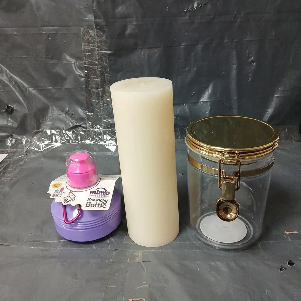 BOX OF APPROXIMATELY 10 HOUSEHOLD ITEMS TO INCLUDE STORAGE JAR, SCRUNCHY BOTTLE AND CANDLES