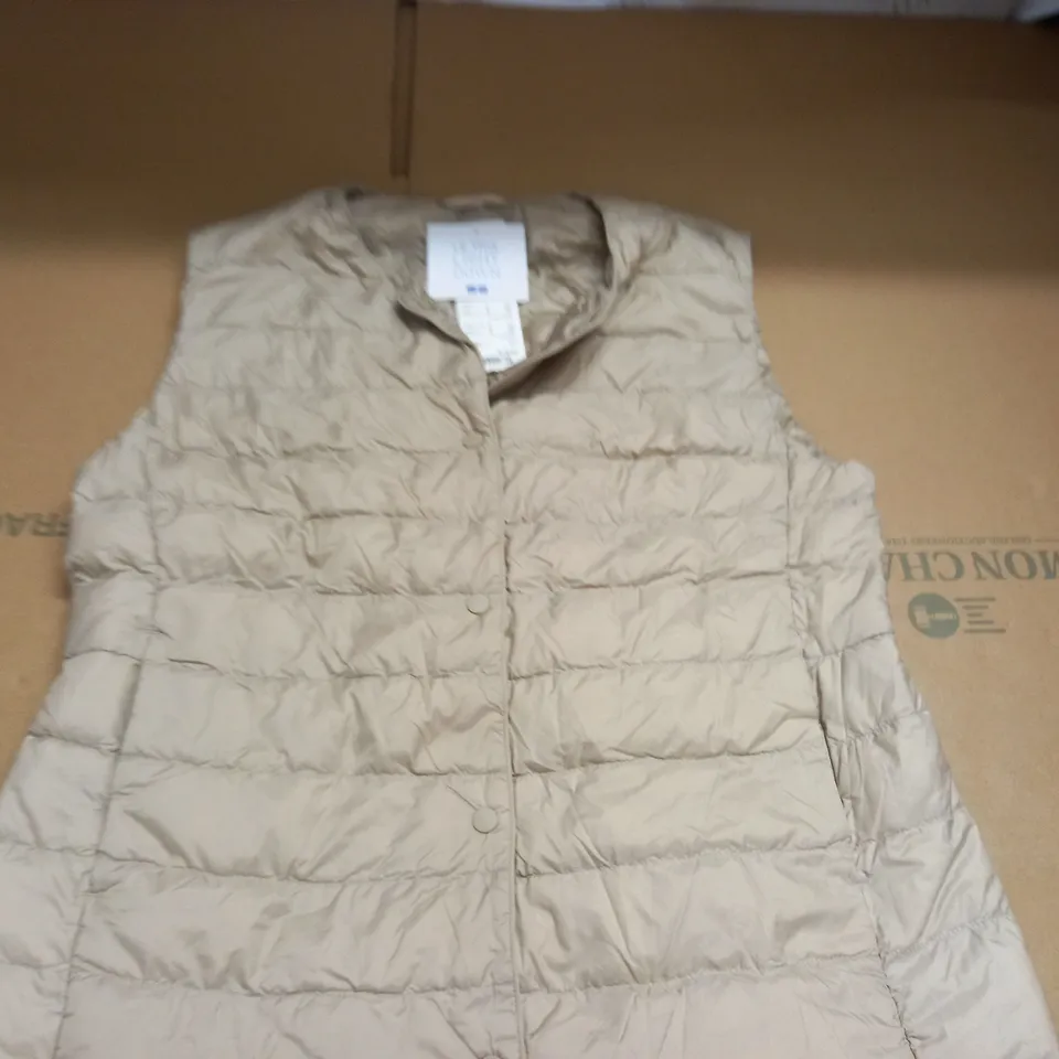 UNI QLO WOMEN ULTRA LIGHT DOWN COMPACT VEST - M
