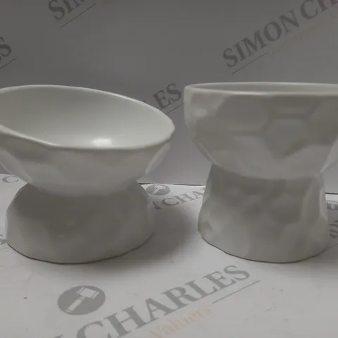 BOXED SET OF 2 WHITE CERAMIC TEXTURED POTS