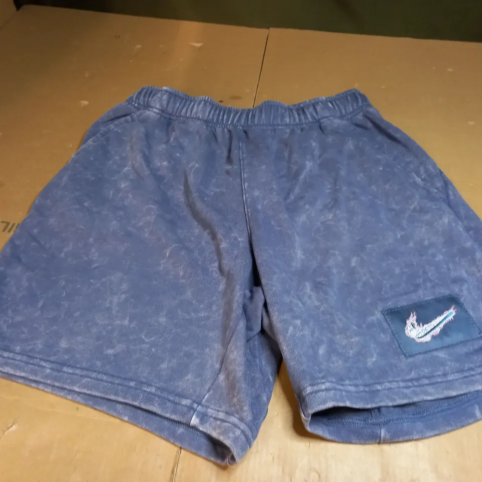 SMALL BLUE NIKE SHORTS 