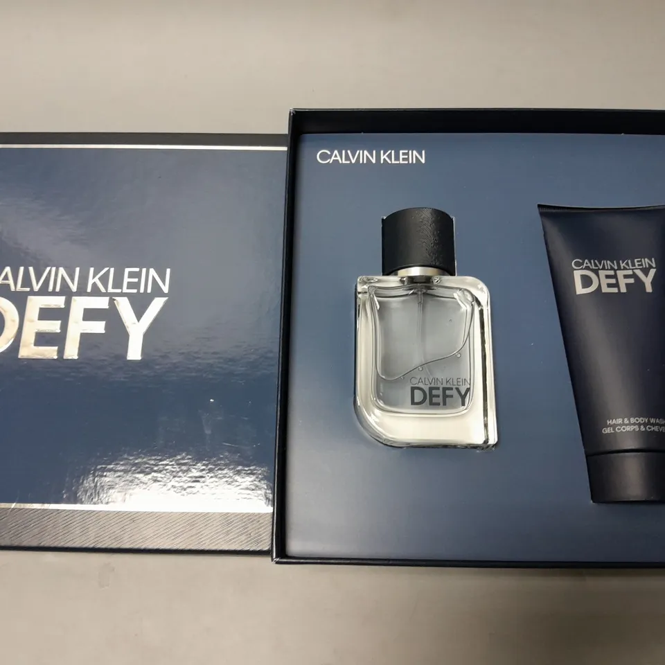 CALVIN KLEIN DEFY 50ML EAU DE TOILETTE GIFT SET