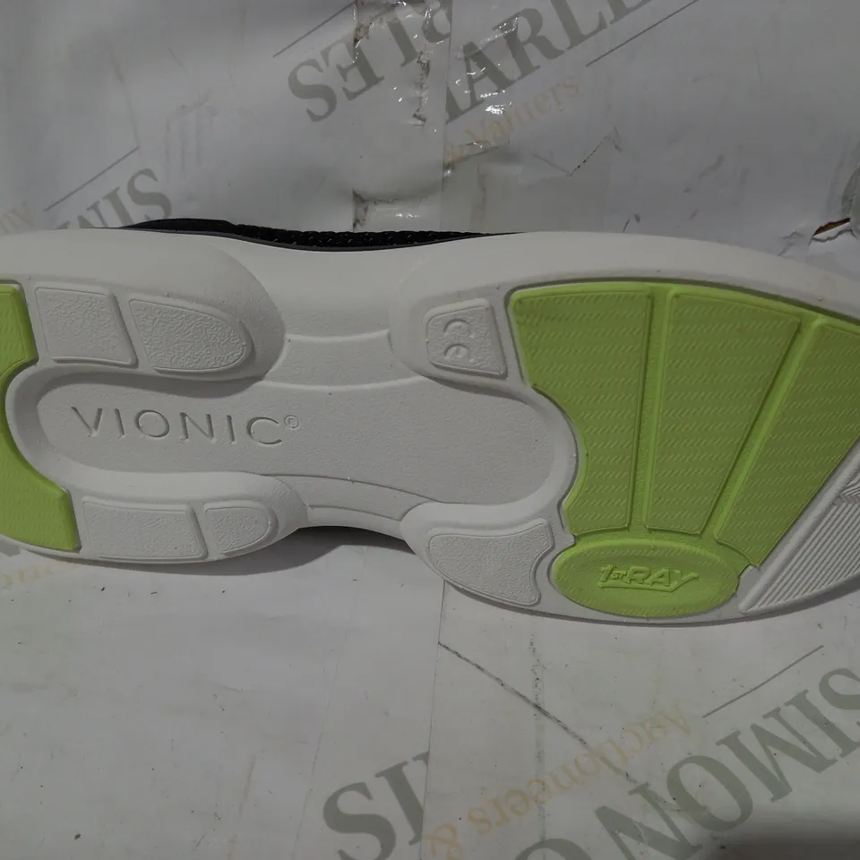 BOXED PAIR OF VIONIC KALLIE IN BLACK UK SIZE 5.5