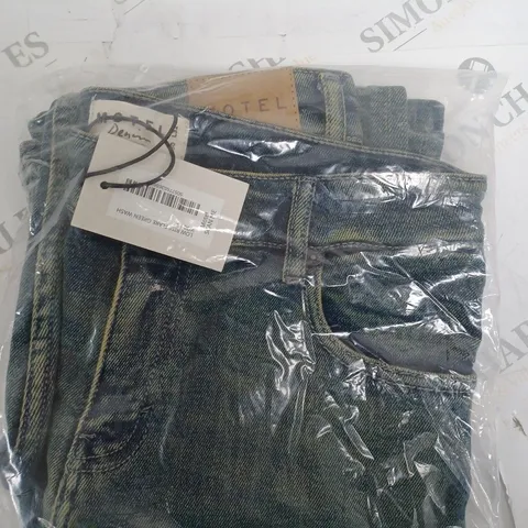 MOTEL LOW RISE FLARE GREEN WASH DENIM SIZE 30W 32L