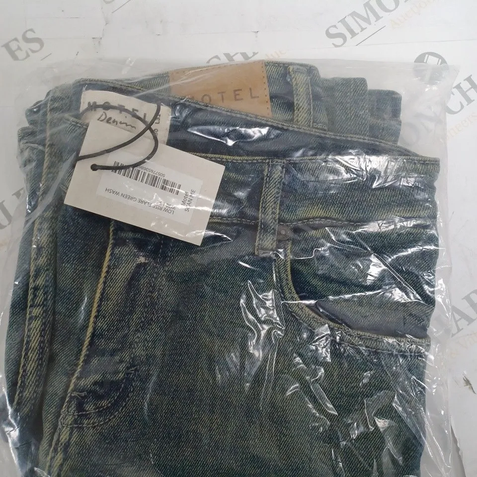 MOTEL LOW RISE FLARE GREEN WASH DENIM SIZE 30W 32L 