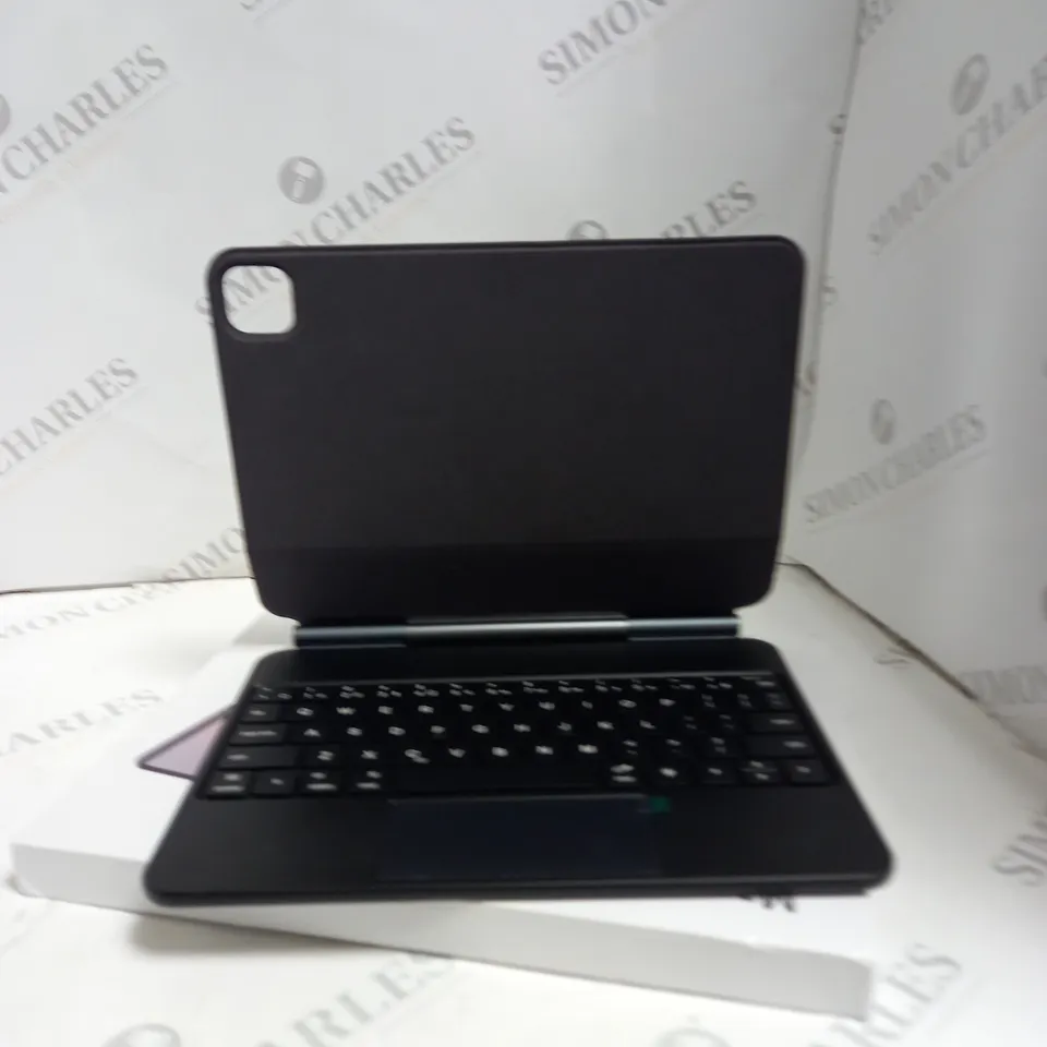 BOXED MAGNETIC WIRELESS KEYBOARD