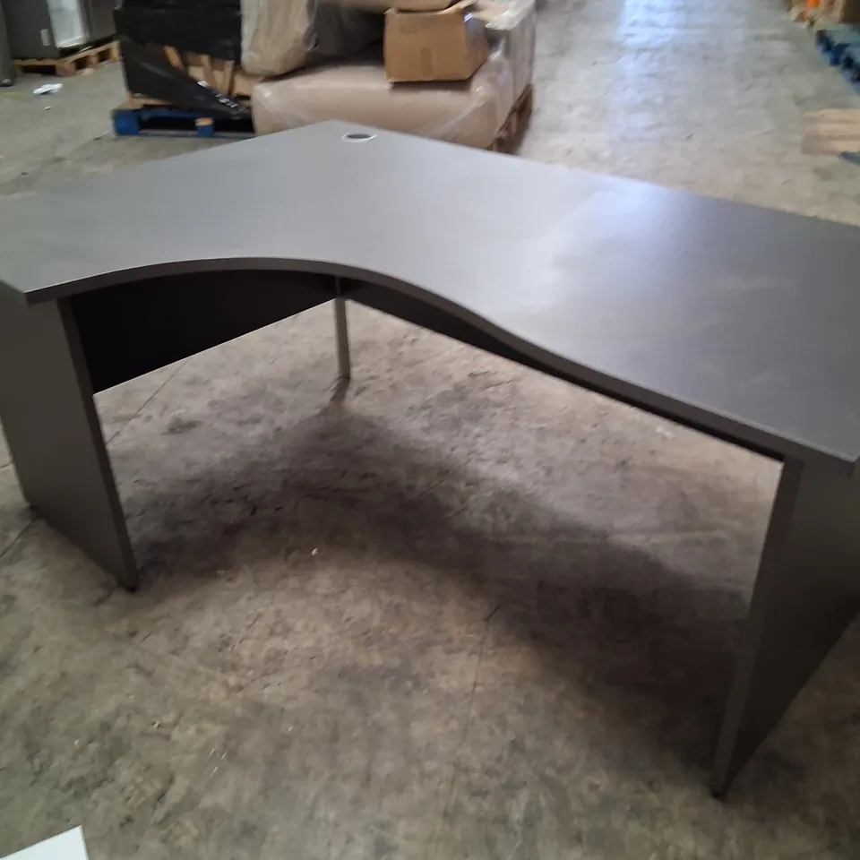 DESIGNER CURVED DESK