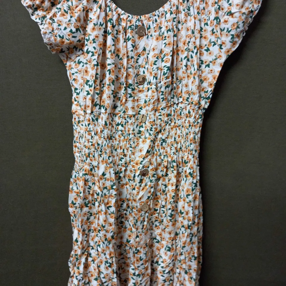 KURT MULLER WOMAN PUFFY SLEEVE MAXI DRESS IN FLORAL DESIGN IN WHITE/APRICOT - S/M