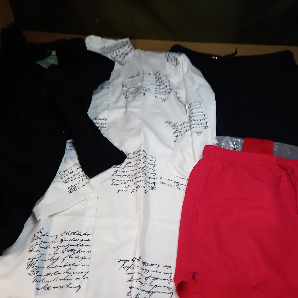 LARGE BOX OF ASSORTED CLOTHING ITEMS TO INCLUDE - DRESSES, T-SHIRTS AND HOODIES