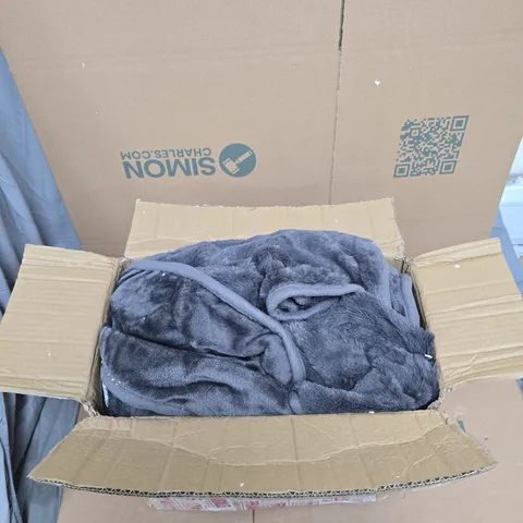 COZEE HOME FAMILY SIZED FAUX FUR & VELVETSOFT HEATED THROW