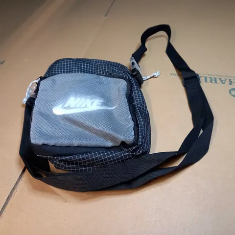 NIKE BLACK/WHITE CHECK SMALL MESSENGER STYLE BAG