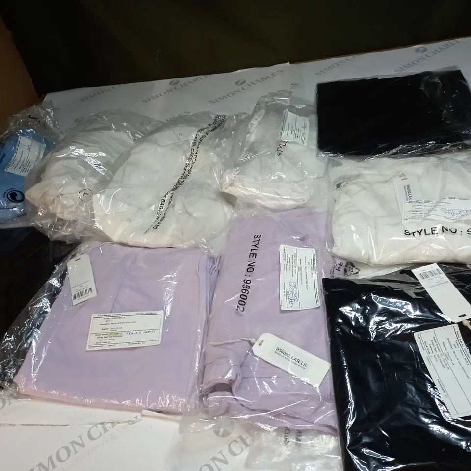 BAG OF APPROX 10 ASSORTED CLOTHING ITEMS TO INCLUDE - MAISON DE NIMES - EMELIA