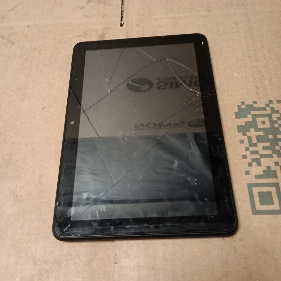 AMAZON FIRE HD 8 TABLET IN BLUE RUBBER CASE/STAND