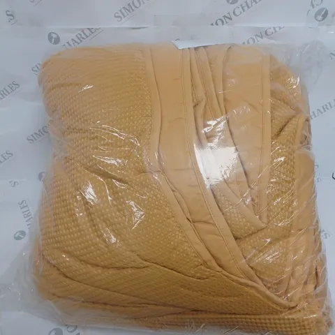 OUTLET COZEE HOME SUPERSOFT WAFFLE KNIT 4 PIECE DUVET SET OCHRE 250X260CM