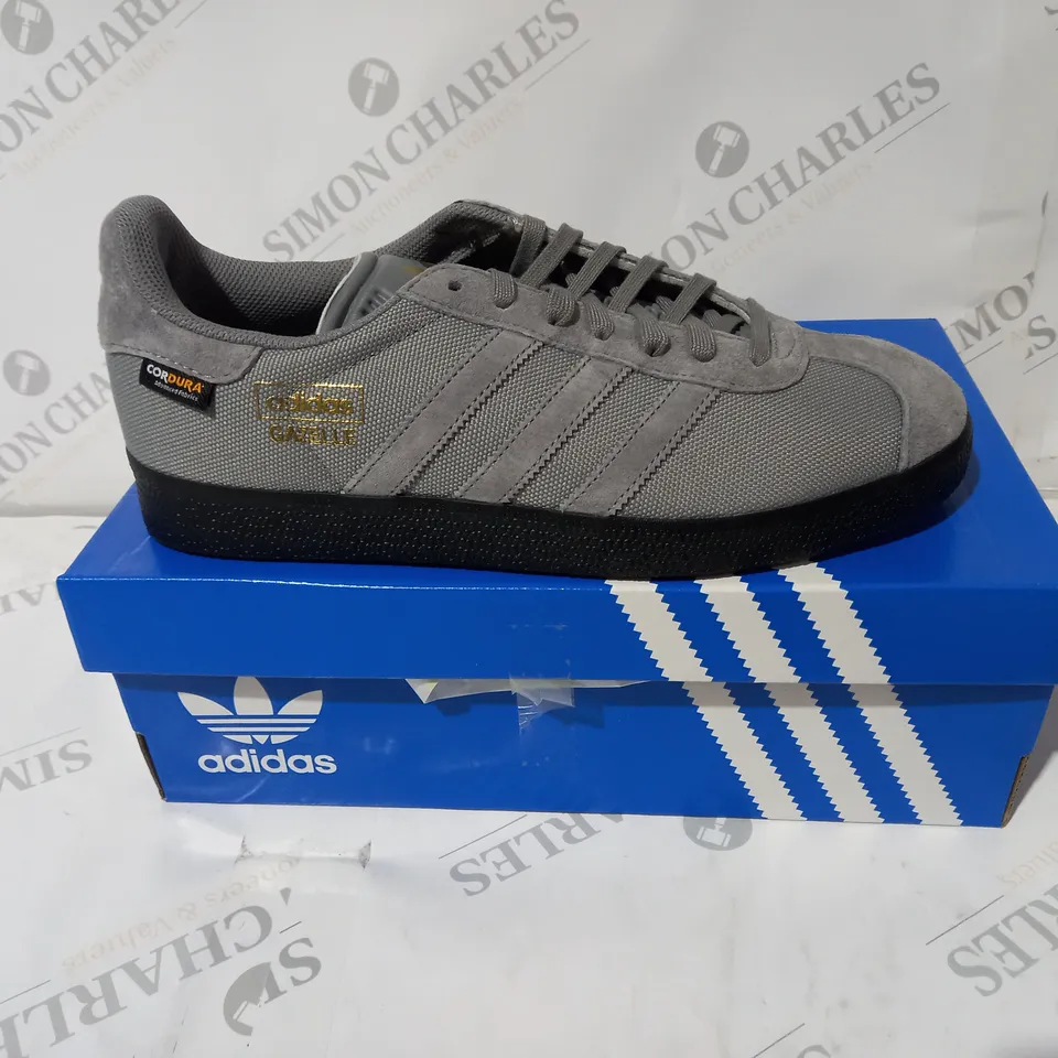 NIKE GAZELLE GREY SIZE 8