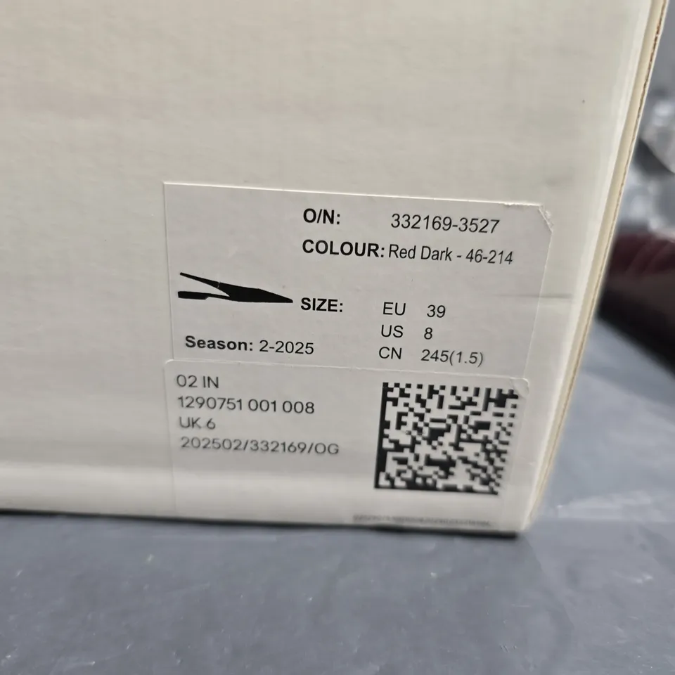 WOMEN'S BURGUNDY CROCODILE-EFFECT MULE – UK 6 (EU 39)