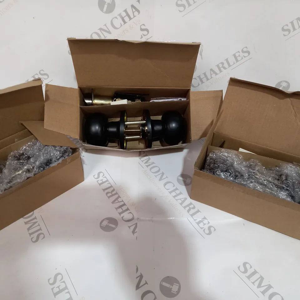 BOXED 3 X PASSAGE KEYLESS DOOR HANDLES