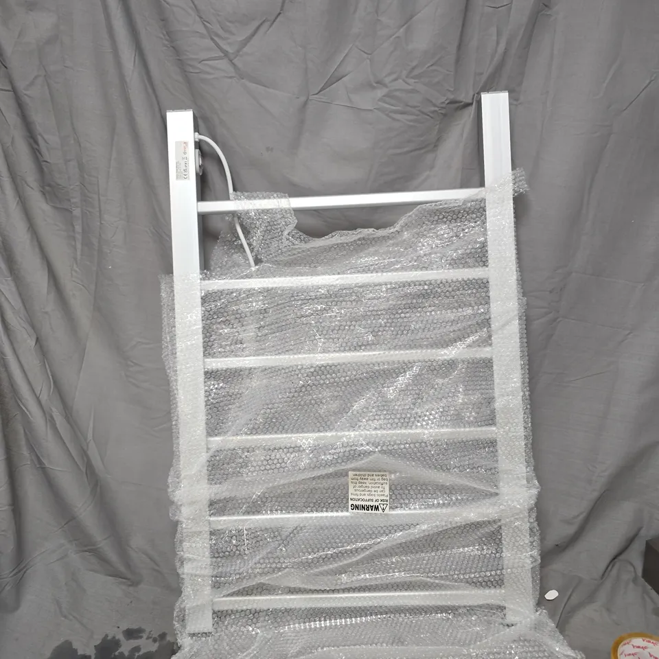 ELECTRIC TOWEL WARMER – 100W, WALL-MOUNTED