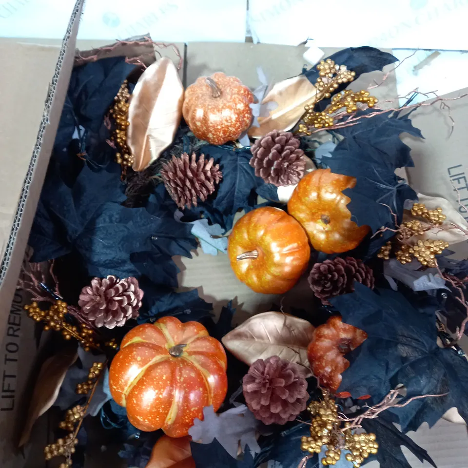 AUTUMN PRE-LIT BLACK LEAF WREATH WITH PUMPKINS RRP £34.99