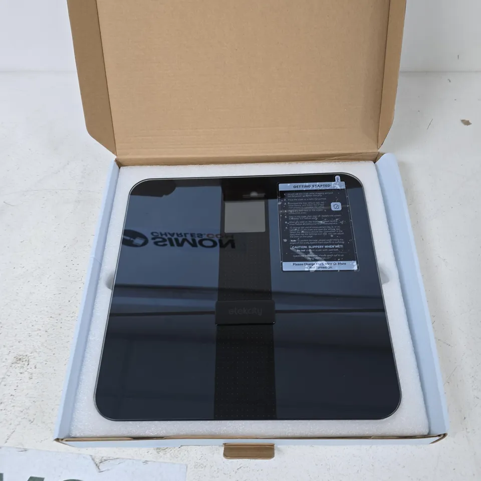 ETEKCITY SMART FITNESS SCALE EFS-A591S-KUK – BOXED, 180 KG / 400 LB CAPACITY