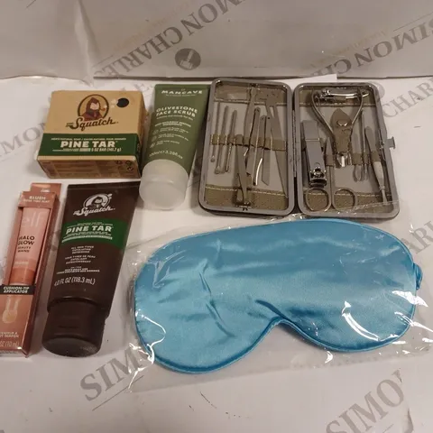 BOX OF APPROXIMATELY 15 ASSORTED COSMETIC ITEMS TO INCLUDE SLEEP MASK, SQUATCH NATURAL SOAP, MANCAVE FACE SCRUB ETC