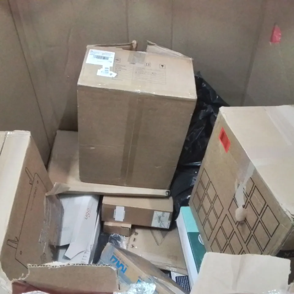 PALLET OF ASSORTED HOUSEHOLD GOODS AND PRODUCTS TO INCLUDE;SPEAKER SYSTEM,CHAINSAW,AUDIO TURNTABLE,COMPUTER CASE